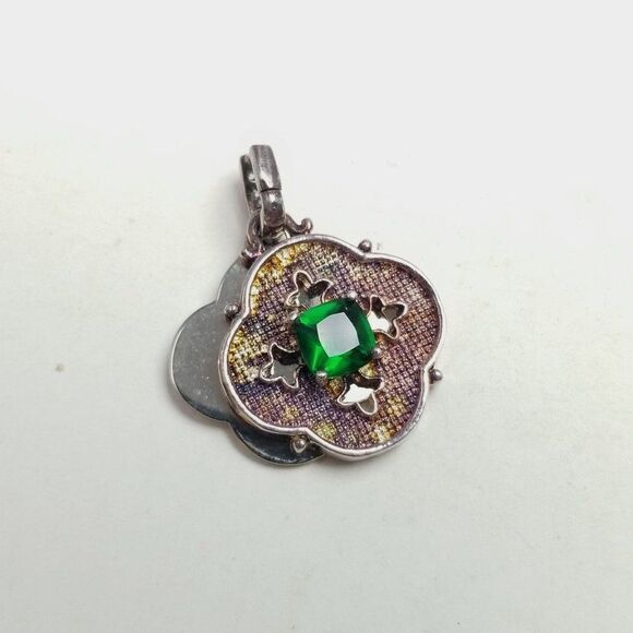 Vintage Unique Green Rhinestone Pendant Charm, Silver Tone Setting, Estate - Picture 5 of 6